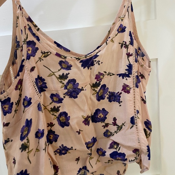 Aritzia Floral Spring/Summer Tank - Picture 2 of 3
